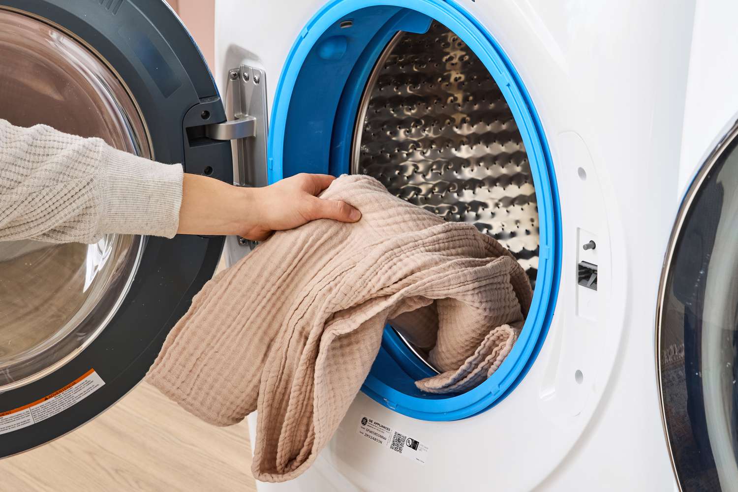 چرا لباسها پرز می دهند